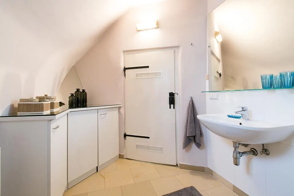 Stairway To Heaven By Welcome2Vienna Apartment 0*, Vienna Austria